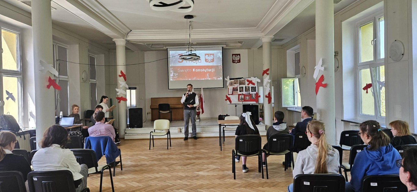 Obchody 3 Maja. Uroczystości. Flaga.