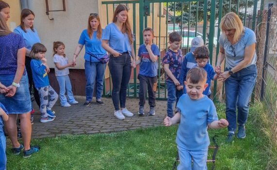 Niebieskie Igrzyska. Przedszkolaki. Zabawa.