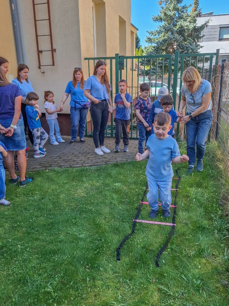 Niebieskie Igrzyska. Przedszkolaki. Zabawa.