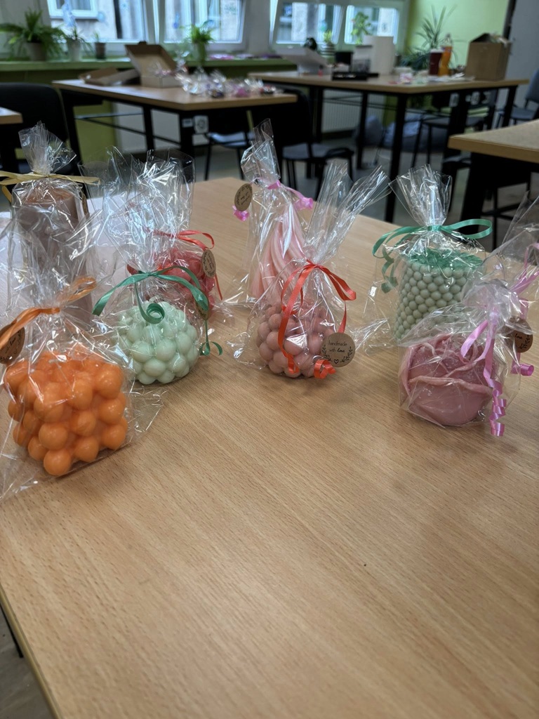 Chemia. Kreatywność. Świeczki zapachowe.