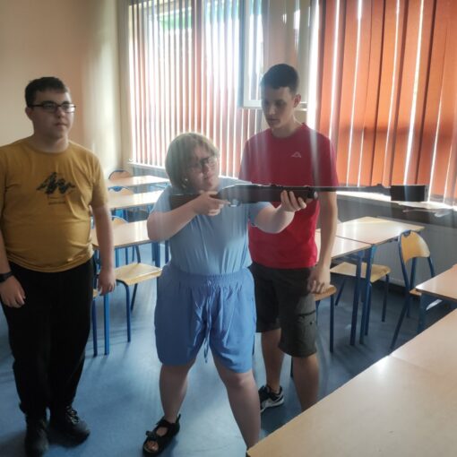 Szkolenie Strzeleckie. Liceum. Strzelnica.