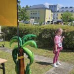 Piknik rodzinny. Estrada. Śpiew..
