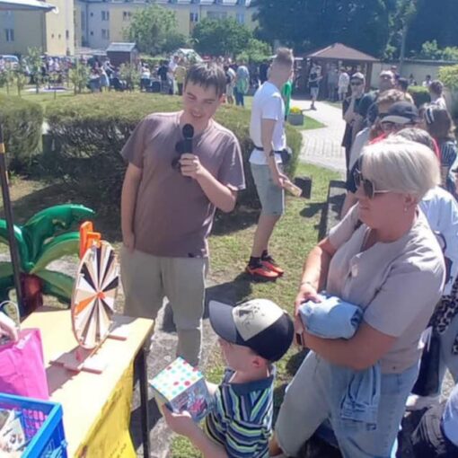 Piknik rodzinny. Koło fortuny..