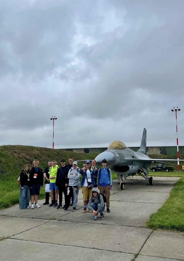 Krzesiny. Baza lotnicza. F16.
