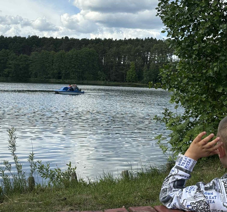 Kajaki. Woda. Wypoczynek.