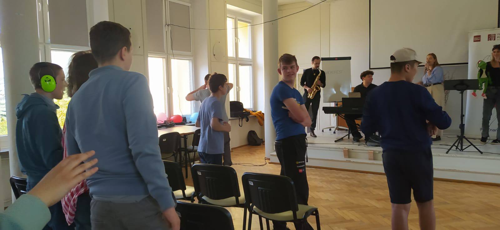 Pro Sinfonika. Muzykomobil. Orkiestra uczy liter alfabetu. Szkoła podstawowa