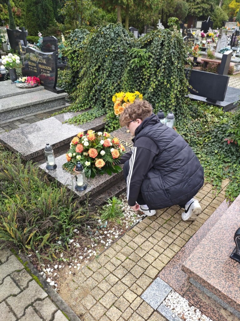 Dzień Patrona. Cmentarz.