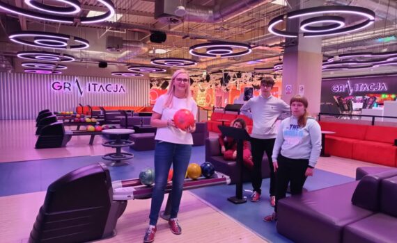 Stacja Grawitacja. Urodziny Marty. Kręgle,