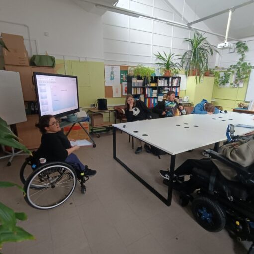 Tydzień zawodowców. Absolwentka. Praca. Studia.