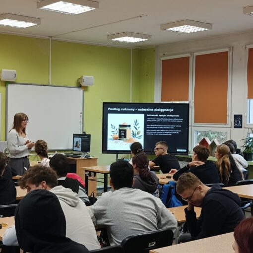 Tydzień zawodowców. Kosmetologia. Chemia.