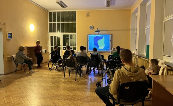 Pieśni Patriotyczne. Dom. Mieszkalny.