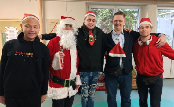 Kartki. Święta. Mikołaje.